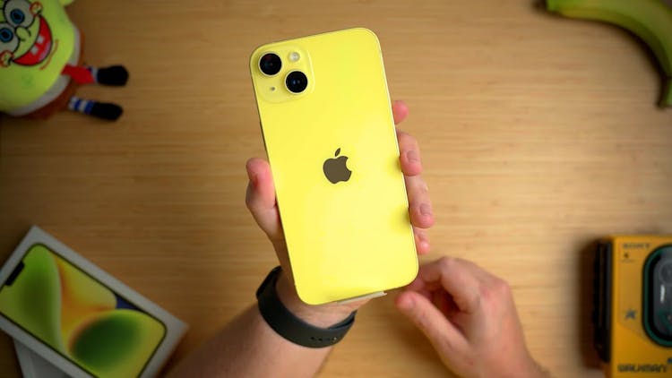 Aqui está o iPhone 14 Plus amarelo!