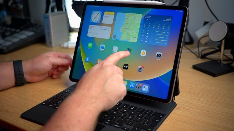 Youtube Video iPad Pro com chip M2: unboxing + hands-on!